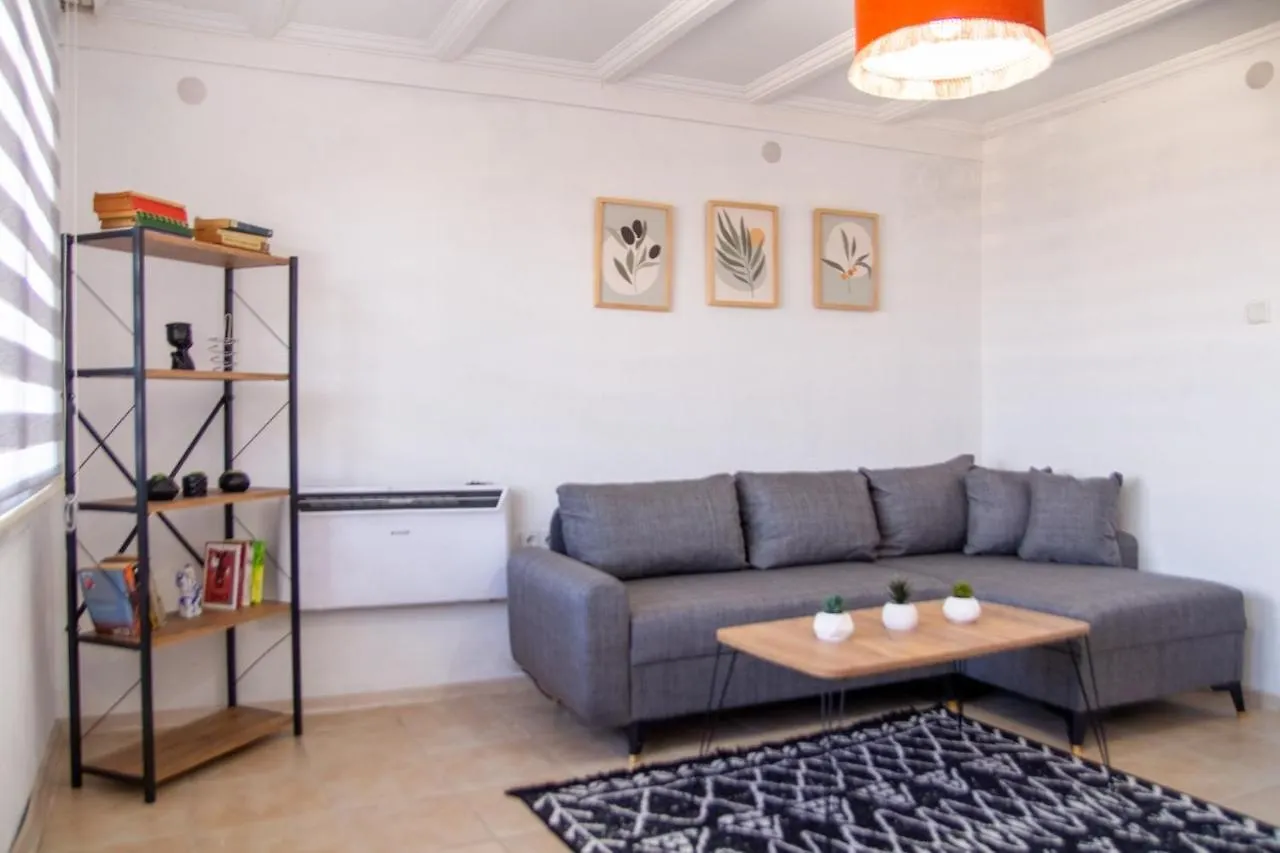 Дом отдыха Lovely House With Sea View And Backyard Измир