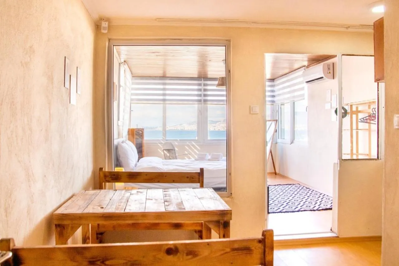 Lovely House With Sea View And Backyard Измир Дом отдыха